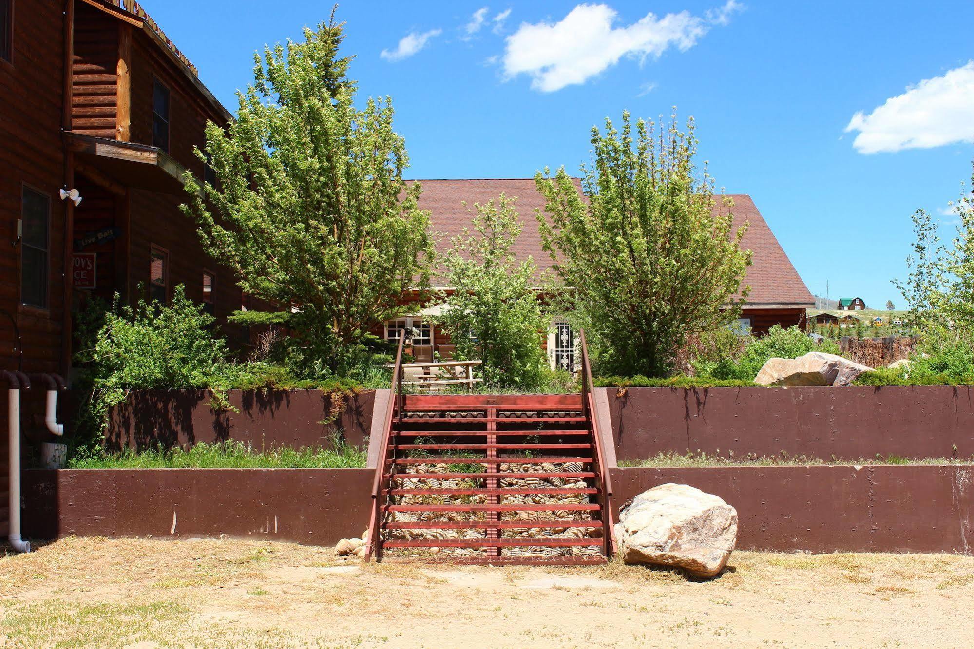 Old Corral Hotel Centennial Extérieur photo