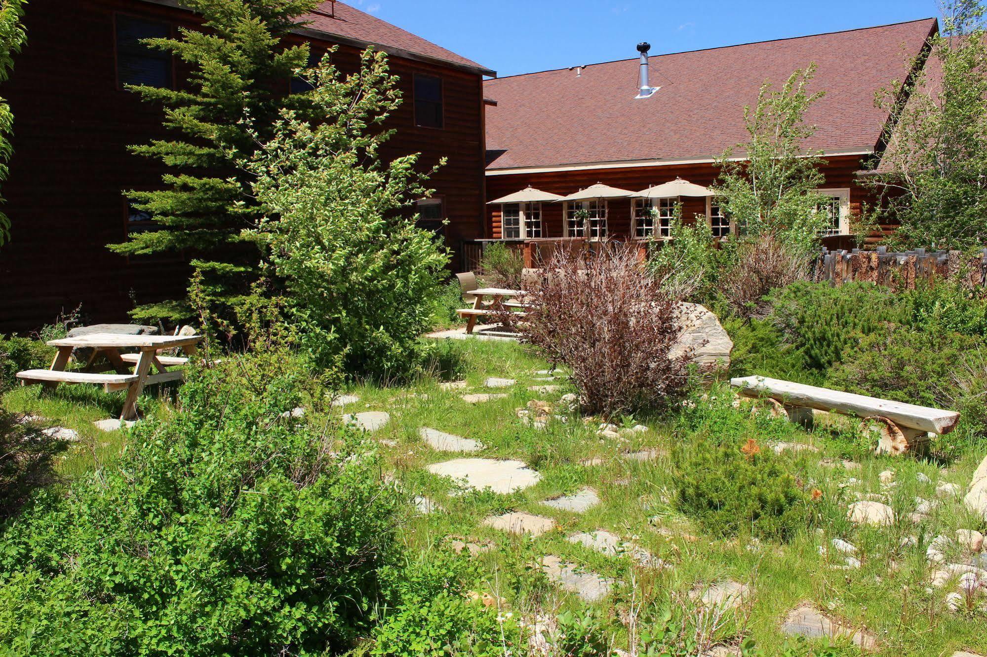 Old Corral Hotel Centennial Extérieur photo