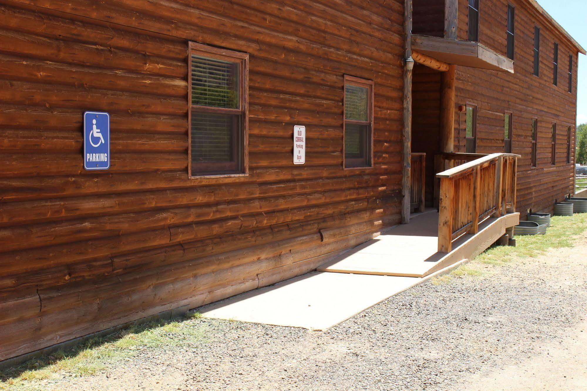 Old Corral Hotel Centennial Extérieur photo